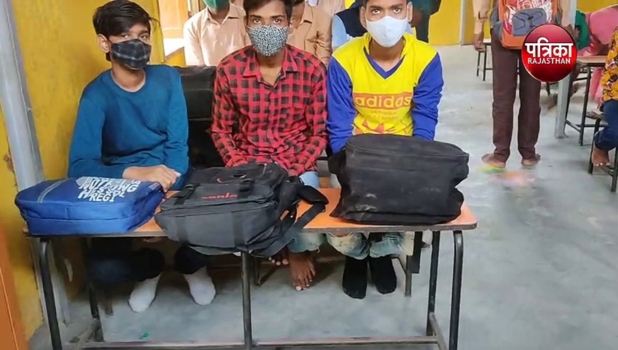 School Reopen FIrst Day- कही स्टाफ नदारद तो कहीं क्लास रूम में बच्चों के बैठने के बाद चल रही थी साफ सफाई