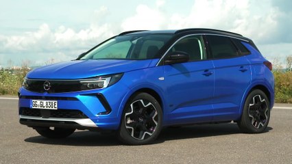 The new Opel Grandland Hybrid4 Design Preview