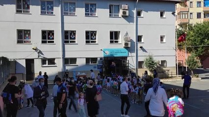 Son dakika! Polis, öğrencilere "Cesur Maskot" ile Kovid-19 bilgilendirmesi yaptı