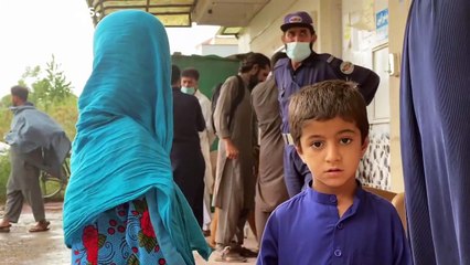 "J'ai reçu un avertissement des talibans, si je ne quittais pas mon poste, ils me coupaient la tête"