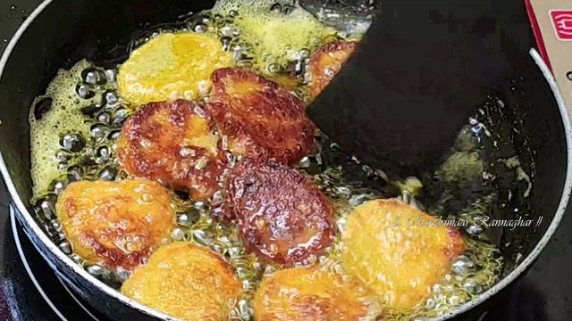 মাছের ডিমের - মাছের ডিমের বড়া দিয়ে ঝোল মুখে লেগে থাকার মতো রেসিপি - fish egg recipe #BengaliRecipe