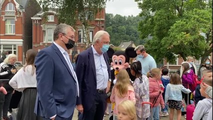 Rentrée scolaire : visite de Pierre-Yves Jeholet à une école touchée par les inondations.