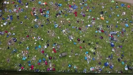 El Reading Festival de Reino Unido deja una explanada llena de basura tras 3 días de música