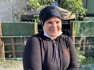 Büfede unutulan cüzdanı el çabukluğuyla böyle çaldı