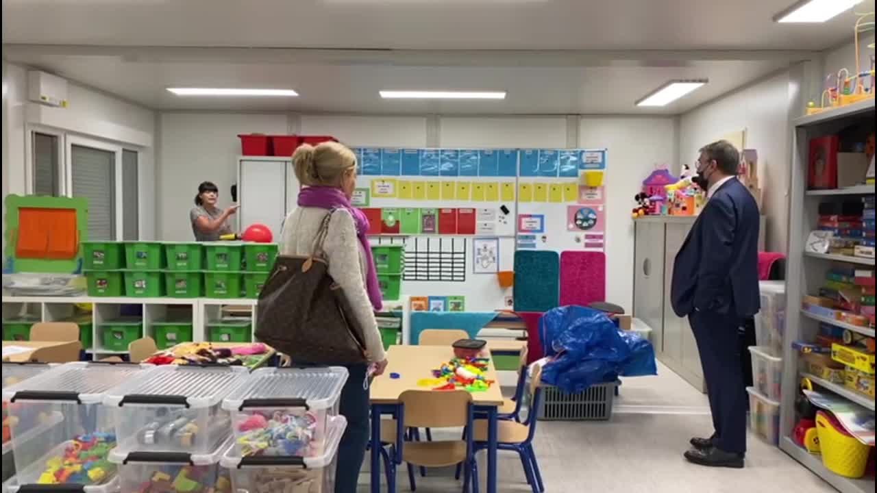 Rentrée scolaire: Jeholet en visite à l'école du Val à Vaux-sous-Chèvremont