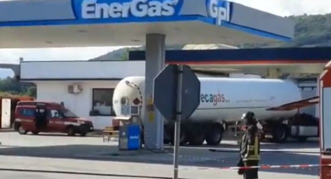 Pizzo (VV) - Fuga di gas in un distributore: intervento dei Vigili del Fuoco (01.09.21)