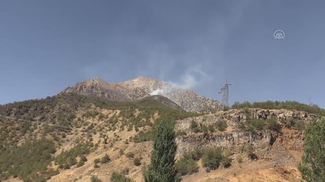 Son dakika haber... Örtü yangınını söndürmek için havadan ve karadan müdahale ediliyor