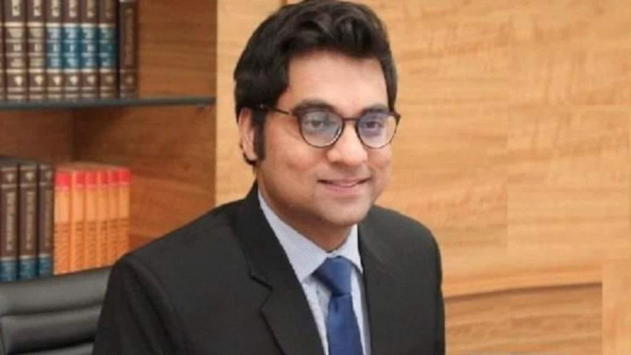 SDM Ayush Sinha transferred after lathicharge on farmers