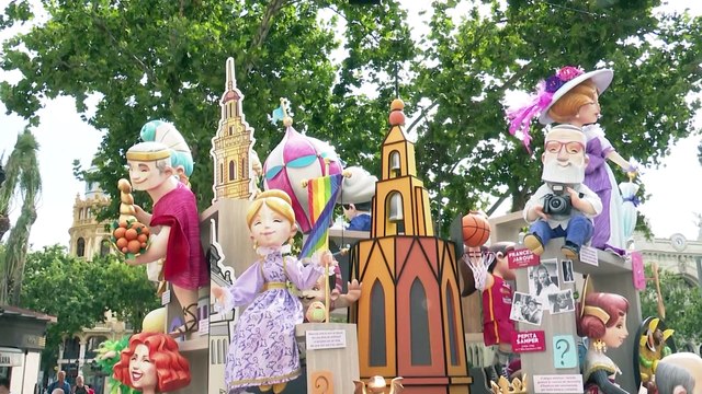 Valencia comienza sus Fallas de 2021 con la 'plantá' de las fallas infantiles