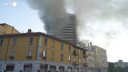 Incendio a Milano, i condomini: "L'allarme non ha suonato"