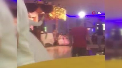 Davulcunun kolonyalı alev şovu kötü bitti...O anlar kamerada