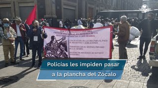 Adentro de Palacio Nacional Tercer Informe de AMLO, afuera protestas de trabajadores y jubilados