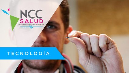 Con chips implantados en sus manos, un médico ruso abre puertas y paga servicios
