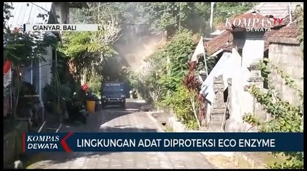 Lingkungan Adat Penyemprotan Cairan Eco Enzyme