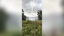 Water Viral Video : बांध का पानी अचानक आसमान की ओर उड़ गया, देखें कैमरे में कैद हुआ दुर्लभ नजारा