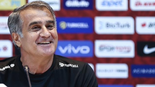 Şenol Güneş'ten tribünlerden gelen İstifa tezahüratlarına tek cümlelik yorum