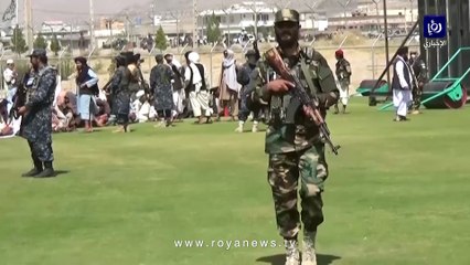 طالبان تستعرض في قندهار معدات عسكرية أمريكية مصادرة