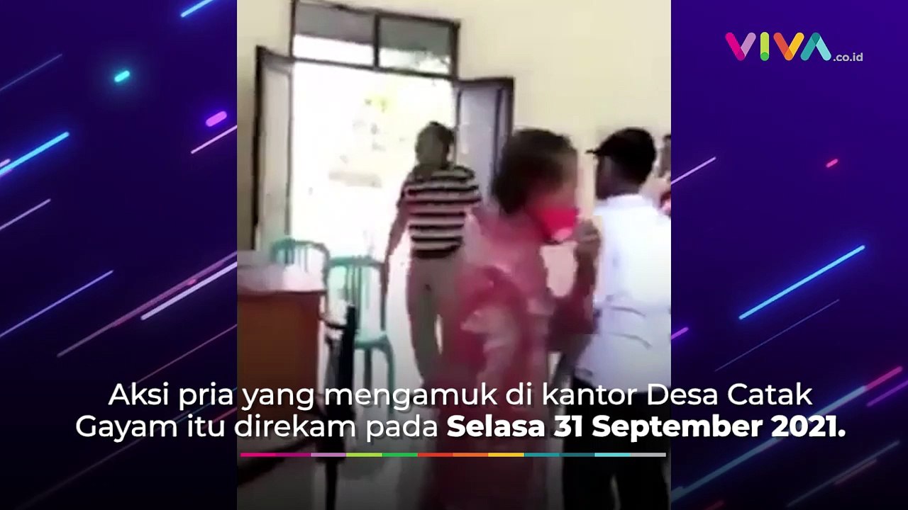 Detik-detik Kepala Desa Dihajar Warga yang Ngamuk