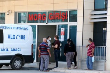 Silah sesi üzerine odaya koşan aile, genç anneyi kanlar içerisinde buldu