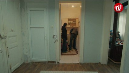 هزار تعانق عارف بعد أن تأثر على فراق والدته