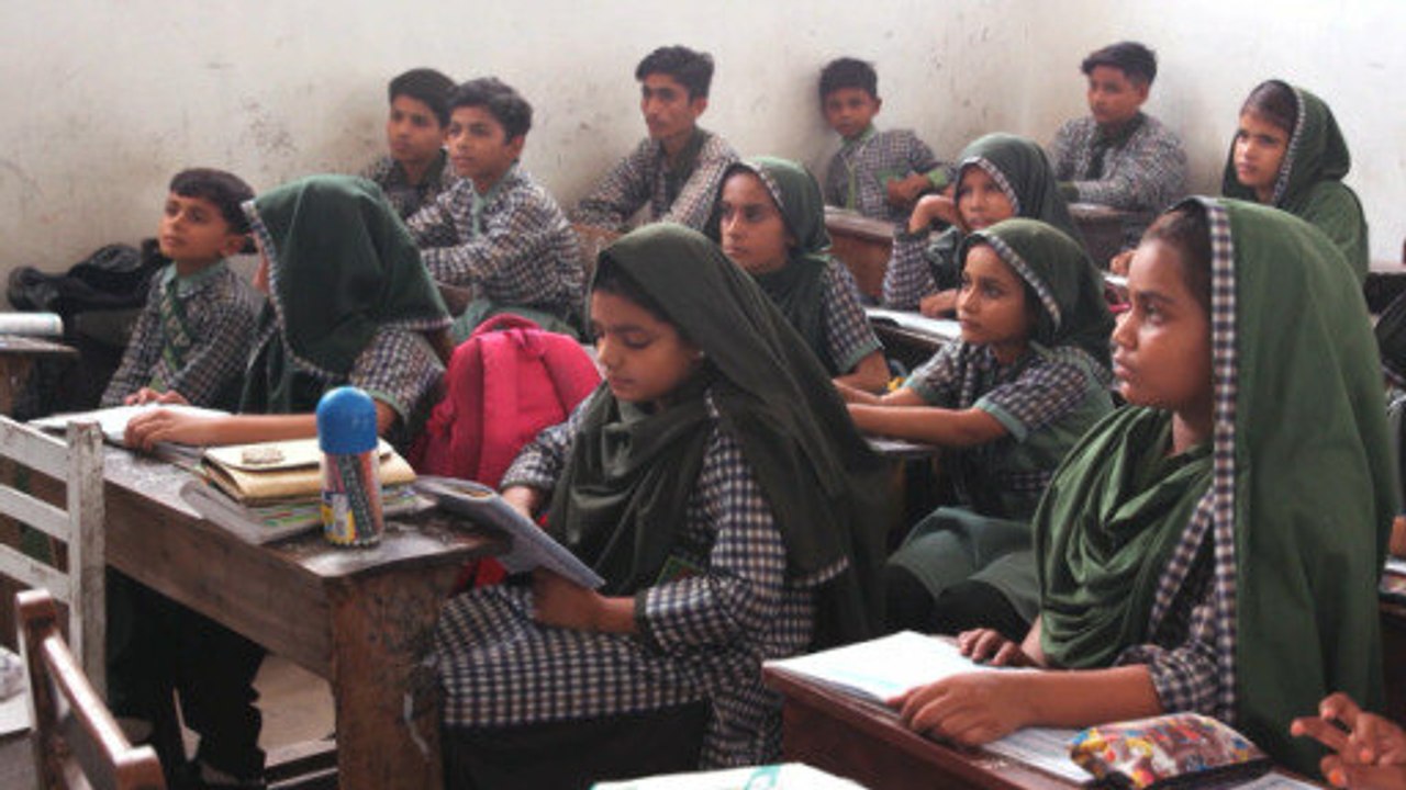 Corona: Sorge um Bildung in Pakistan