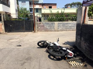 Sokak ortasında bıçaklı kavga: 1'i ağır, 3 yaralı