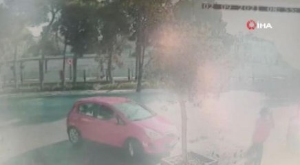 Florya'da ters yöne giren kadın sürücünün kazası kamerada