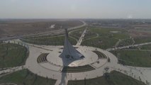 Özbekistan'ın 30. bağımsızlık yılı için yaptırdığı anıt, Özbek halkının 3 bin yıllık kültürünü yansıtıyor
