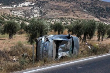 Otomobil şarampole yuvarlandı: 2 yaralı