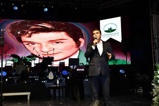 Sibel Can, şarkılarını Zeki Müren için söyledi