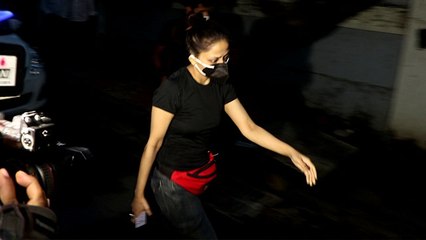 Sidharth Shukla Death: Sidharth की बेहद करीबी दोस्त पहुंची हॉस्पिटल  |FilmiBeat