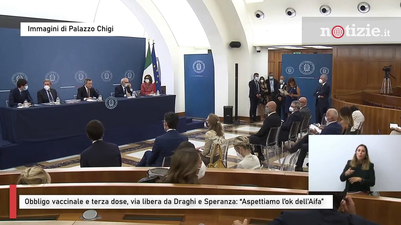 Obbligo vaccinale e terza dose, via libera da Draghi e Speranza: “Aspettiamo l’ok dell’Aifa”