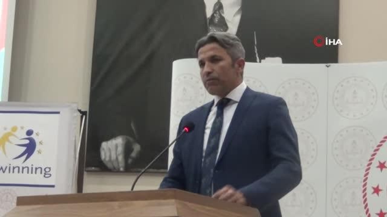 E-Twinning'de başarı gösteren 140 öğretmene başarı belgeleri verildi