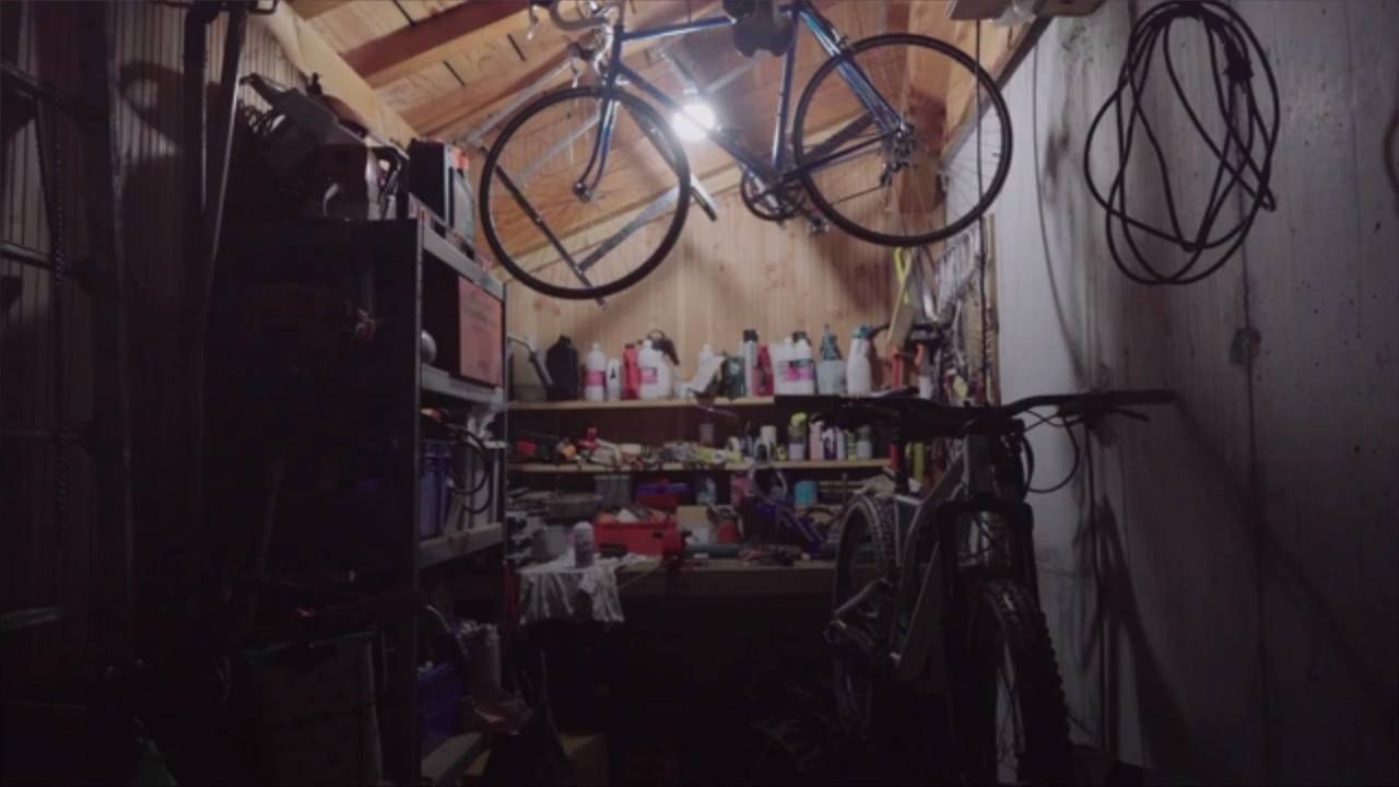 How To Incorporate a Garage Seamlessly into Your Home's Design