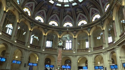 El Ibex 35 cierra abajo un 0,11 % en los 8.981 puntos