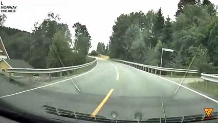 Dashcam close call 2021.08.18 — NORWAY