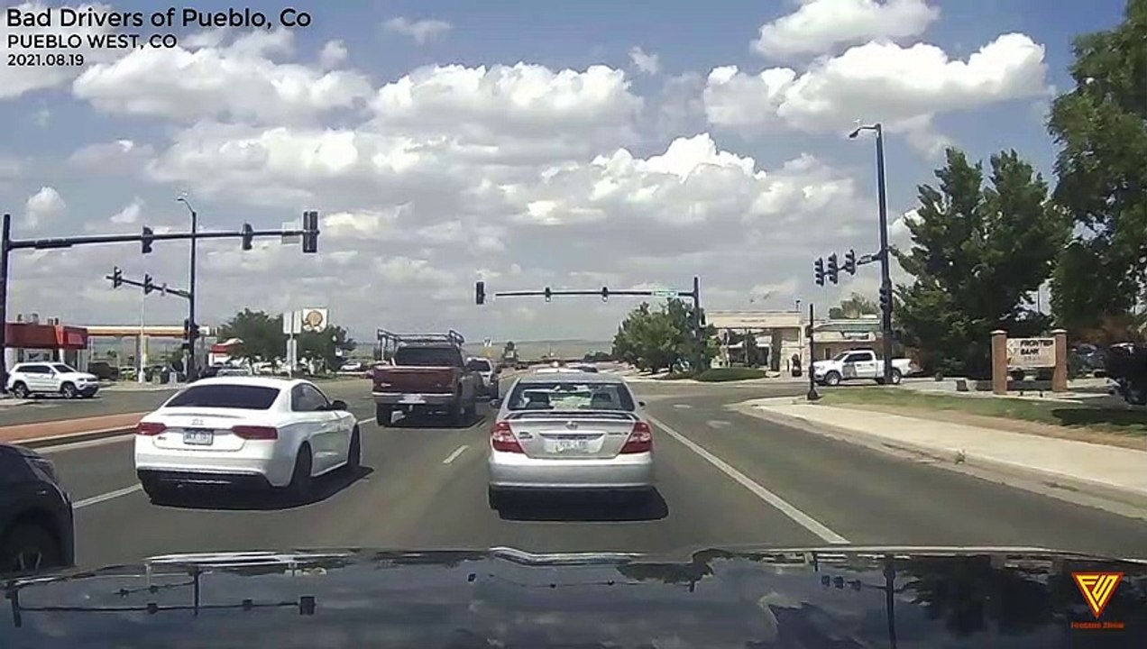 White Audi Tries Cutting In Last Second 2021.08.19 — PUEBLO WEST, CO
