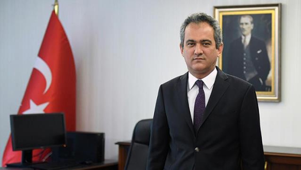 Son Dakika: PCR testi olmayan öğretmenlerle ilgili soruya Bakan'dan yanıt: Elimize ulaşan sıkıntılı durum yok