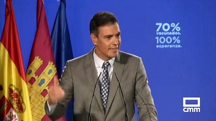 Sánc-HEZ reaparece como recién salido de "Corrupción en Miami" para decir que hay que vacunar, vacunar y vacunar