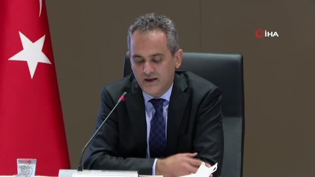 Bakan Özer: Unutmayalım ki uzaktan eğitim ne kadar başarılı olursa olsun asla yüz yüze eğitimin yerine geçemez