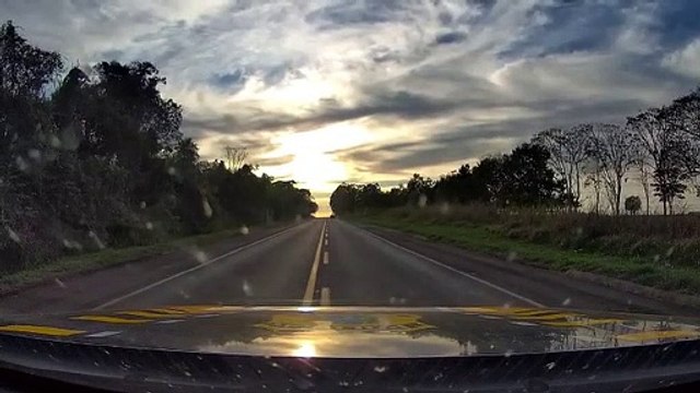 PRF apreende pneus contrabandeados que seriam entregues em Umuarama