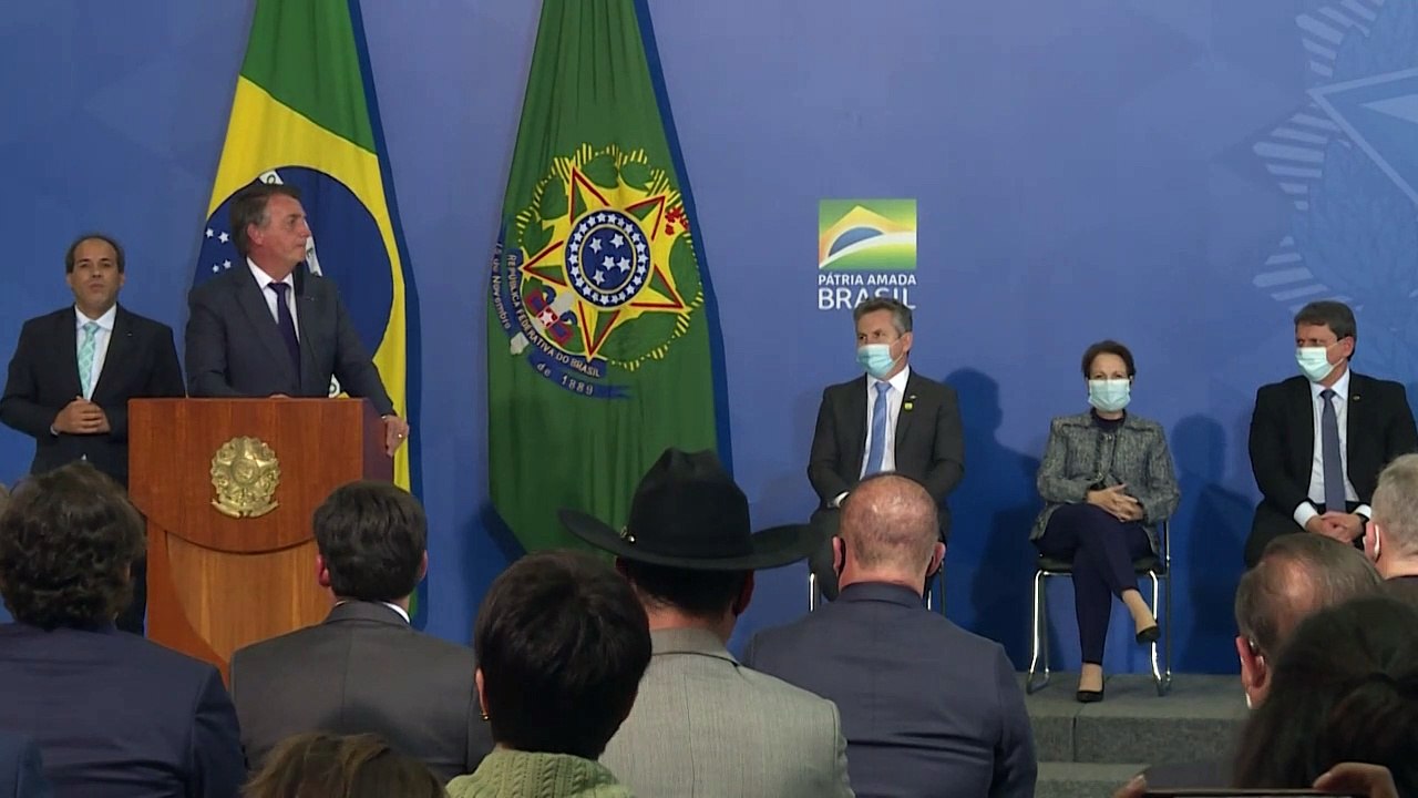 Bolsonaro defende 'marco temporal' em nome do a...