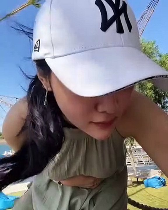 fille sexy bascule chaude tiktok virale dans les médias 2021