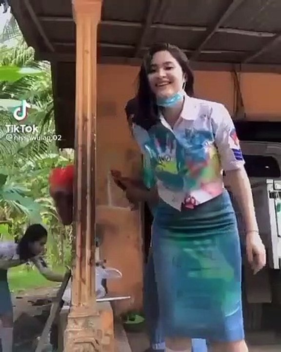 ABG sedang asyik joget sama pacar