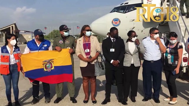 Avyon Fòs Ayeryèn peyi Equateur transpòte yon valè 400 matla, dra zòrye pou viktim tranbleman tè