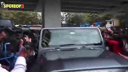 Shefali Jariwala & Arti Singh Arrive At Sidharth Shukla's House | SpotboyE