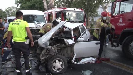 Florya'da otomobil ile minibüs çarpıştı: 4 yaralı