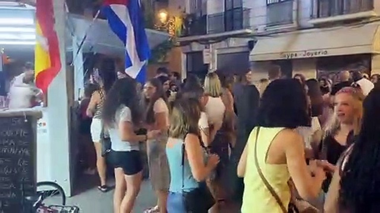 Botellot a Russafa
