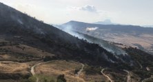 Roccapalumba (PA) - Incendio boschivo: in azione Vigili del Fuoco (03.09.21)