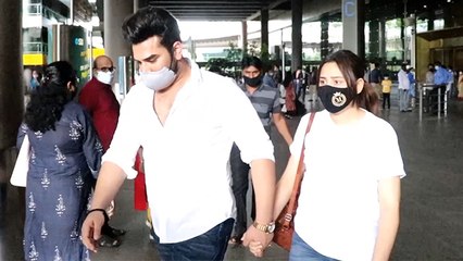 Sidharth Shukla Cremation पर पहुंच रहे Paras Chabra Mahira, इस हाल में दिखी माहिरा | Boldsky